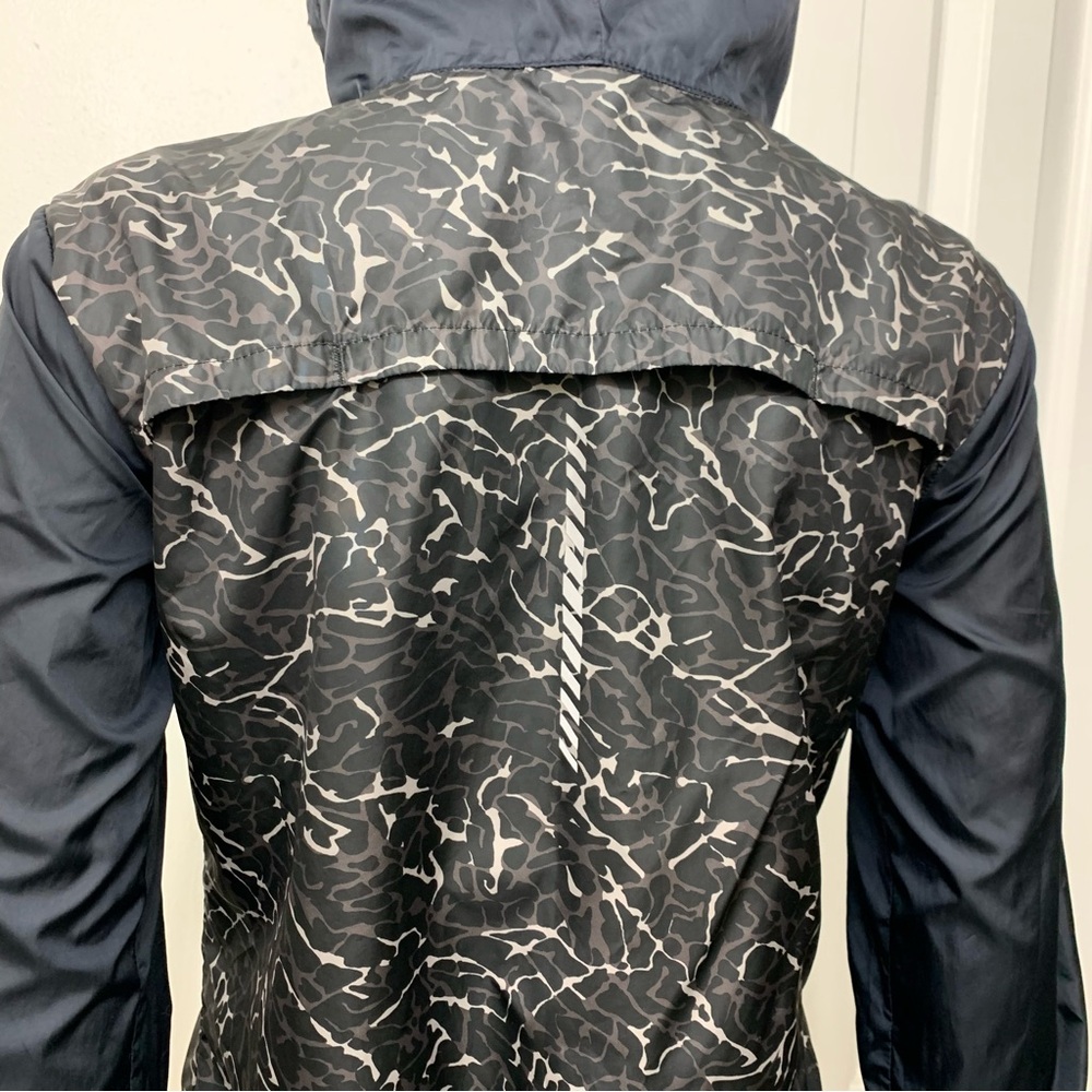Under Armour Storm Camo Running Trail Jacket Lightweight Zip Up Hoodie size XS - Picture 8 of 14